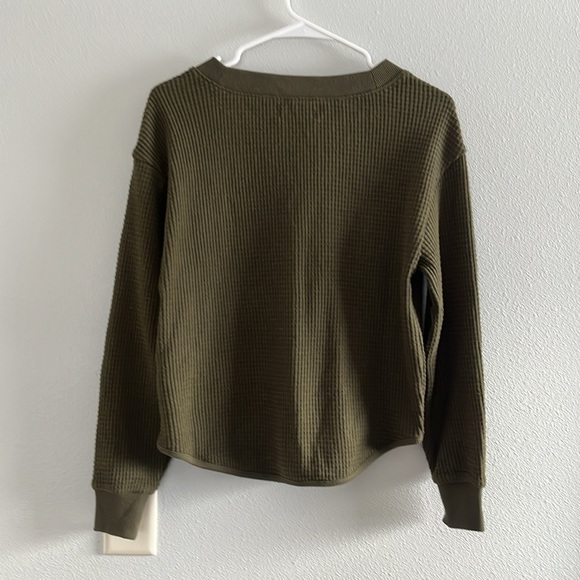 Madewell Brushed Waffle V-Neck Tee - Picture 7 of 7